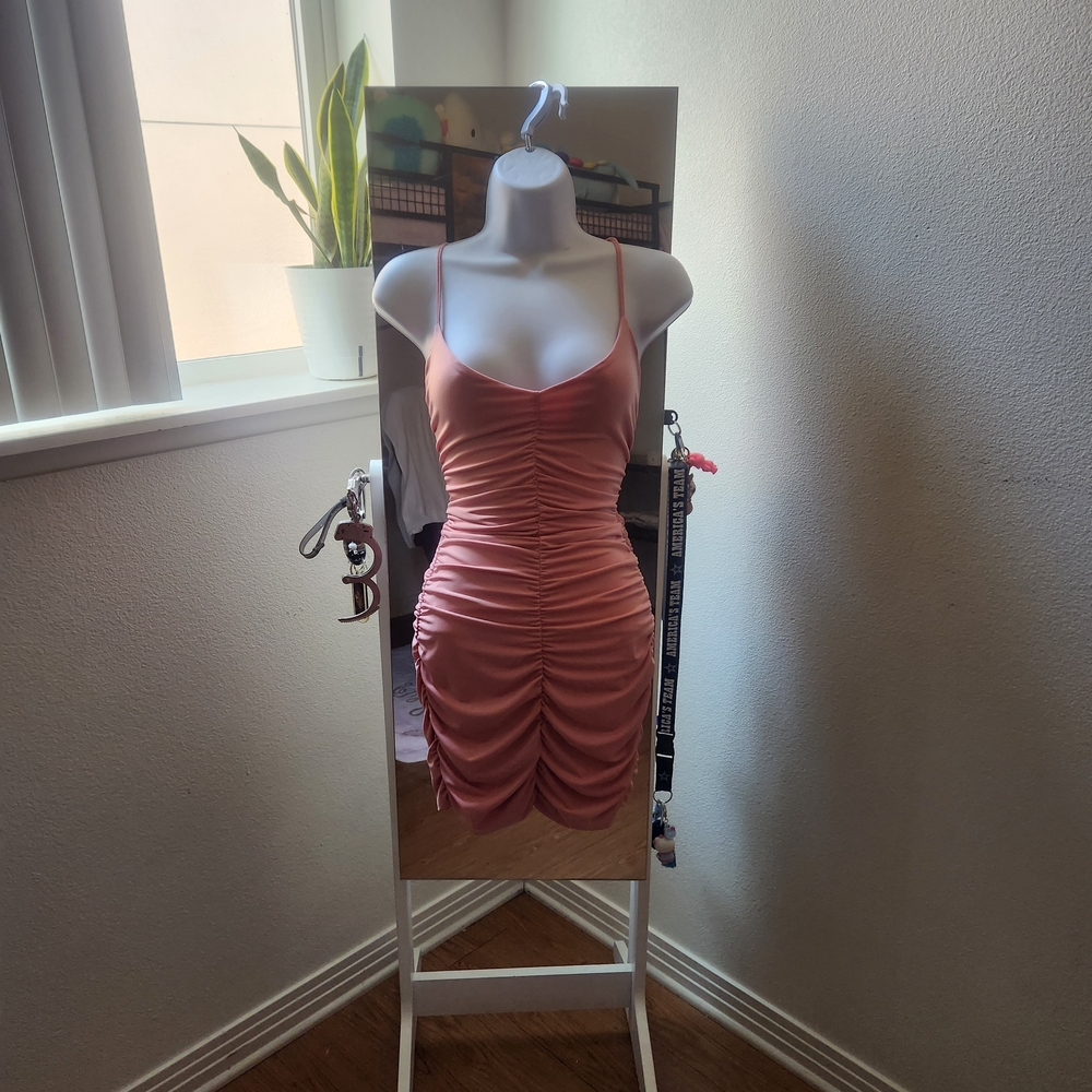Love Tree Coral Ruched Mini Dress